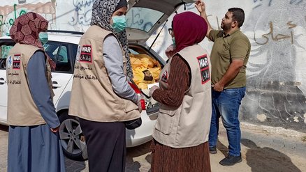 Distribution of Kits_Gaza_Moving kits to homes of targeted families_War Child_200420